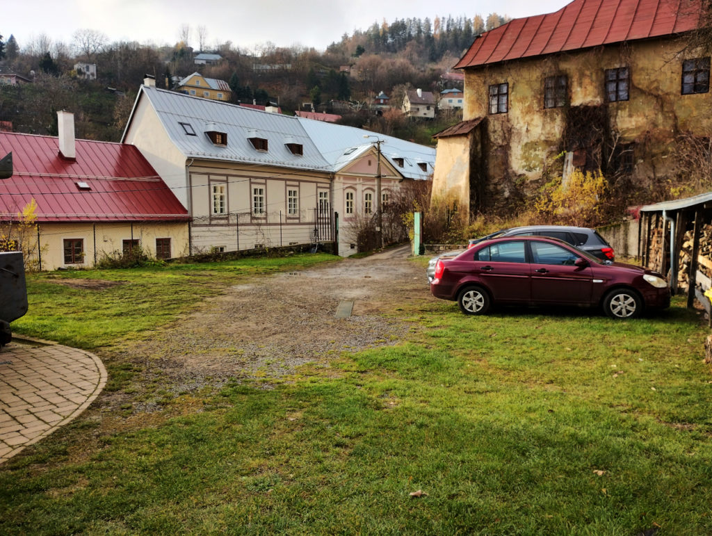 Skautský dom - parkovanie