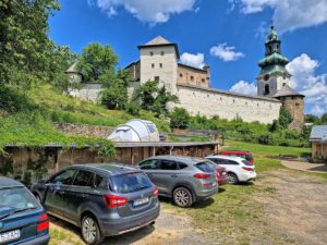 Parkovanie na záhrade Skautského domu Banská Štiavnica